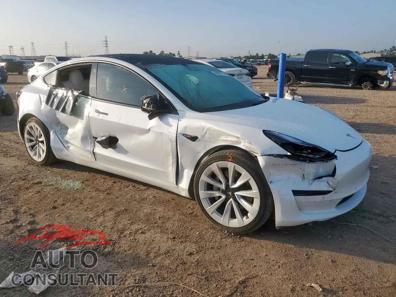 TESLA MODEL 3 2021 - 5YJ3E1EAXMF032175