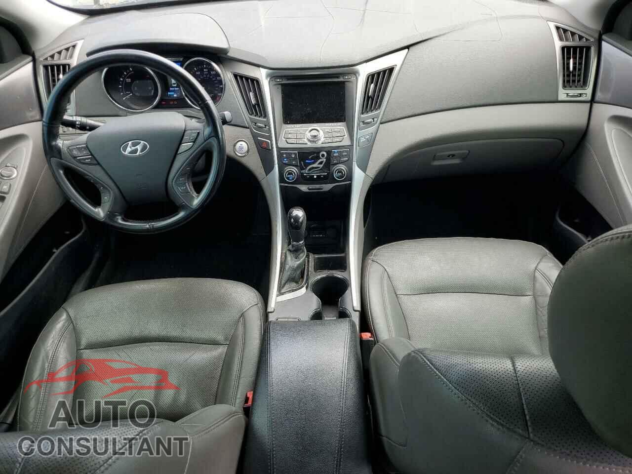 HYUNDAI SONATA 2013 - KMHEC4A40DA091868