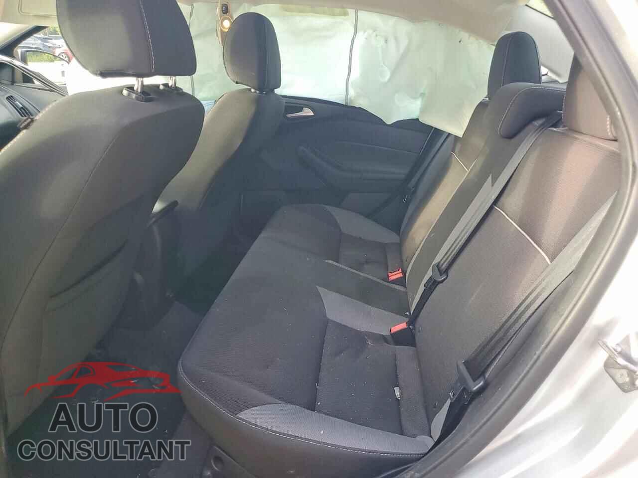 FORD FOCUS 2014 - 1FADP3F22EL221747