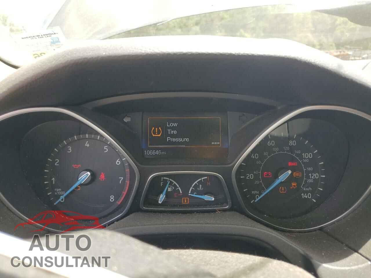 FORD FOCUS 2015 - 1FADP3E20FL200401