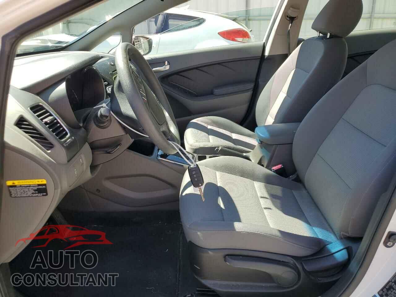 KIA FORTE 2018 - 3KPFK4A72JE176175