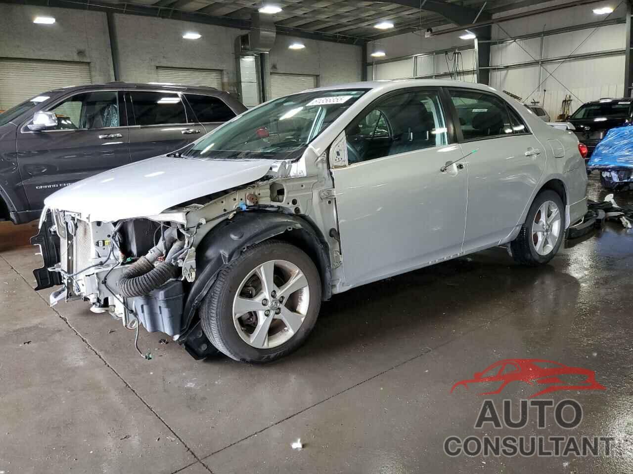 TOYOTA COROLLA 2013 - 2T1BU4EE1DC952655