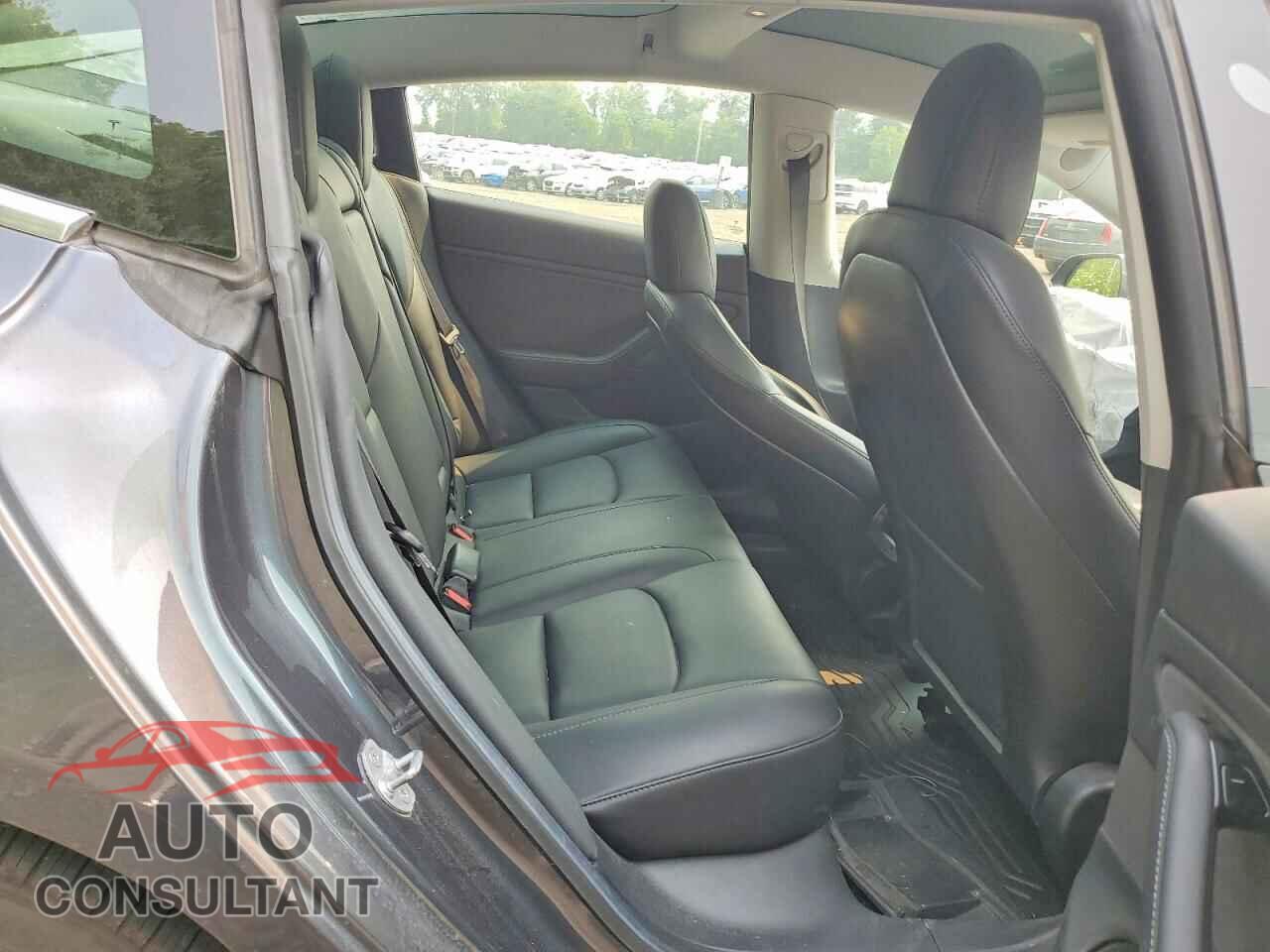 TESLA MODEL 3 2019 - 5YJ3E1EA5KF399322