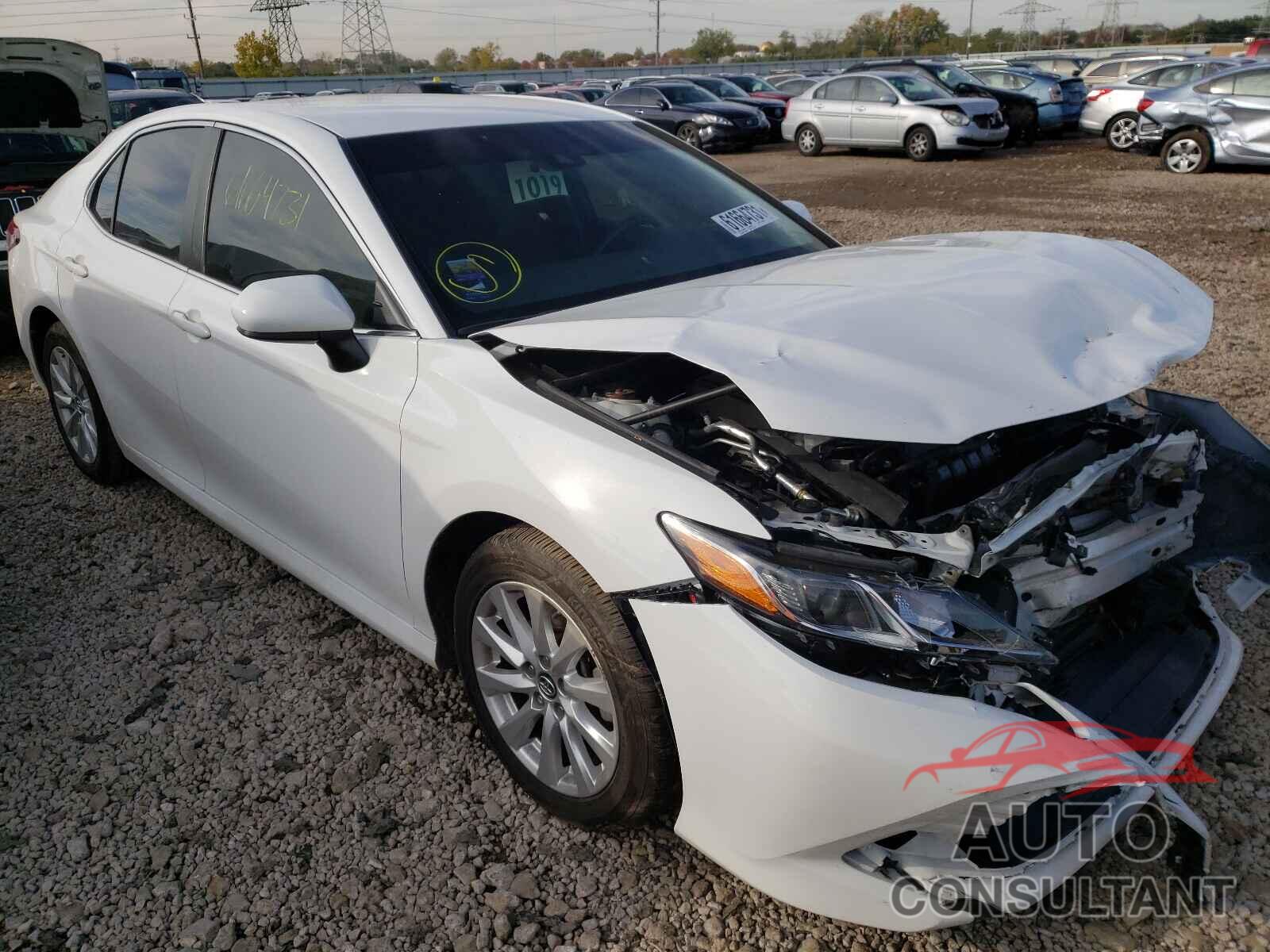 TOYOTA CAMRY 2018 - 4T1B11HK3JU517168