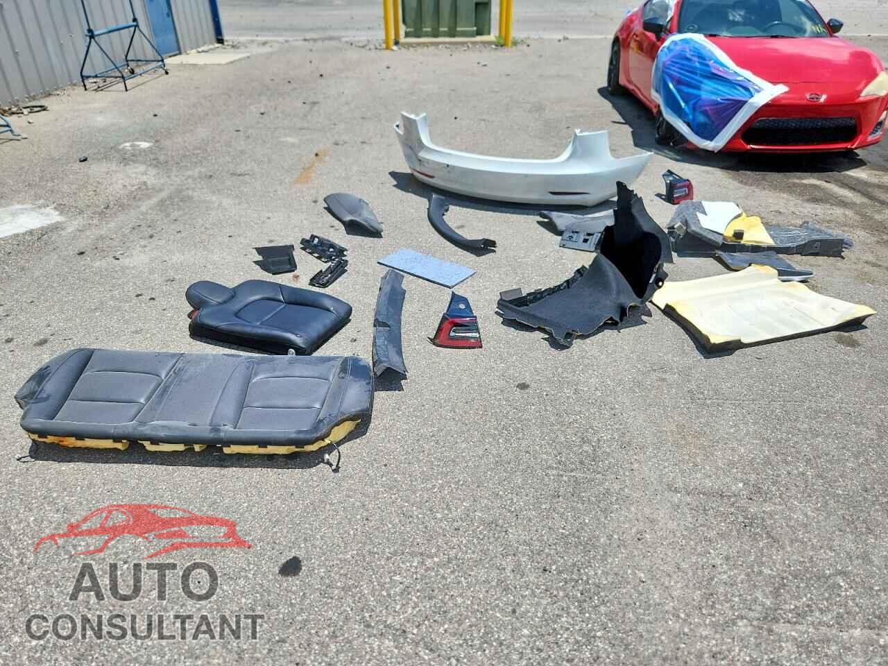TESLA MODEL 3 2018 - 5YJ3E1EA9JF154604