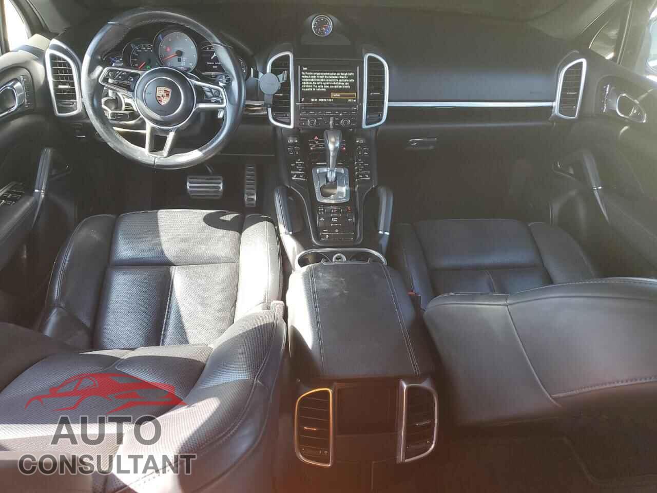 PORSCHE CAYENNE 2016 - WP1AB2A23GLA96711