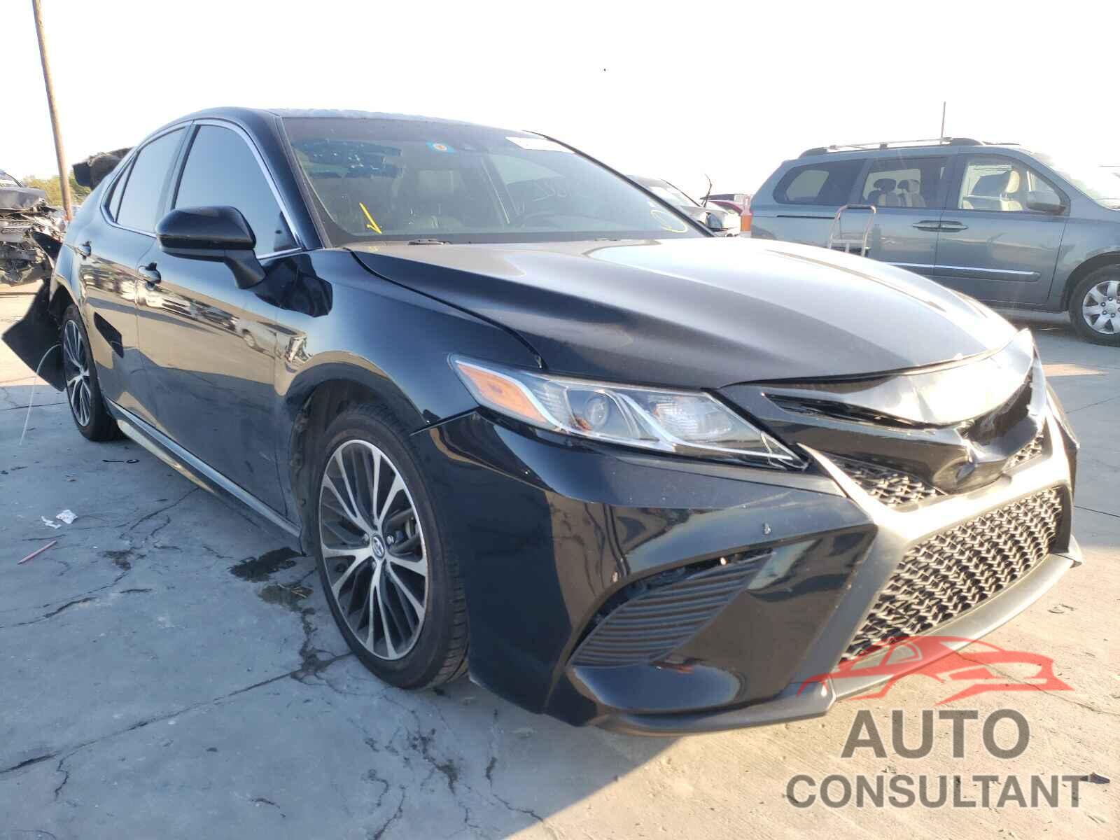 TOYOTA CAMRY 2018 - 4T1B11HK4JU028827