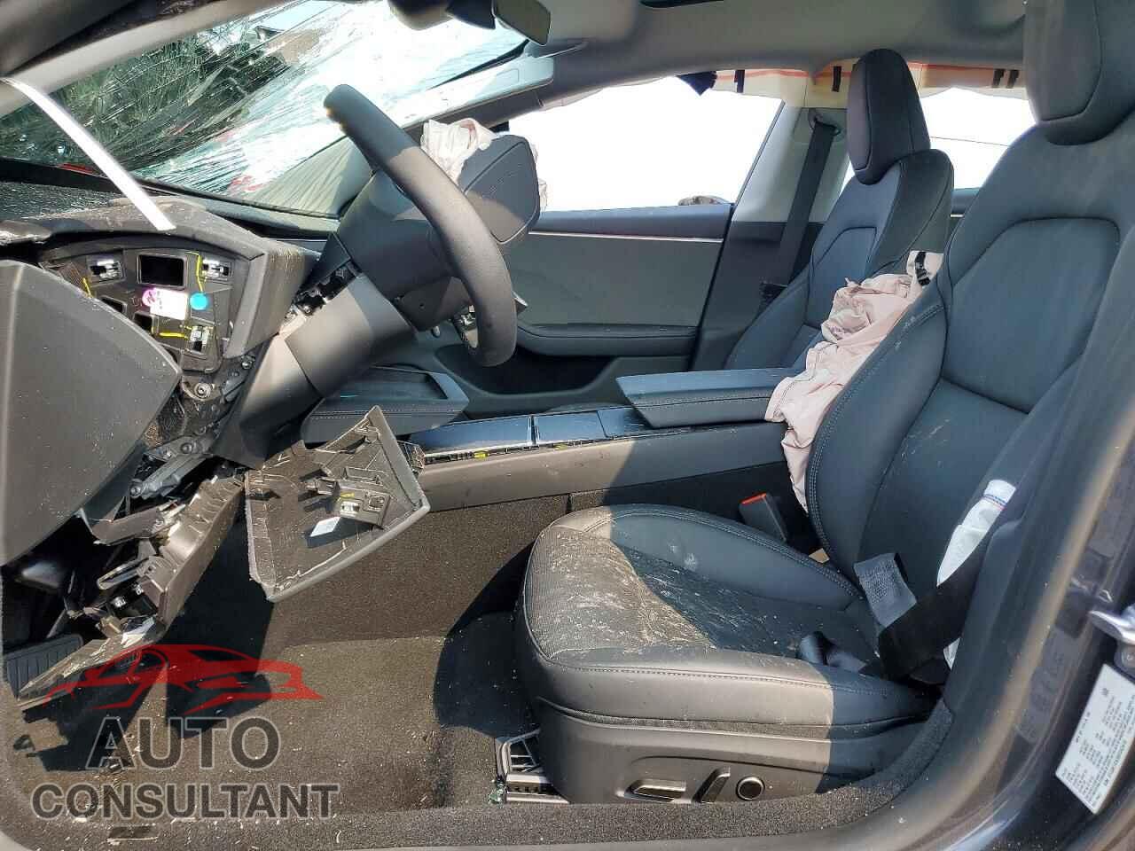 TESLA MODEL 3 2025 - 5YJ3E1EA3SF042415