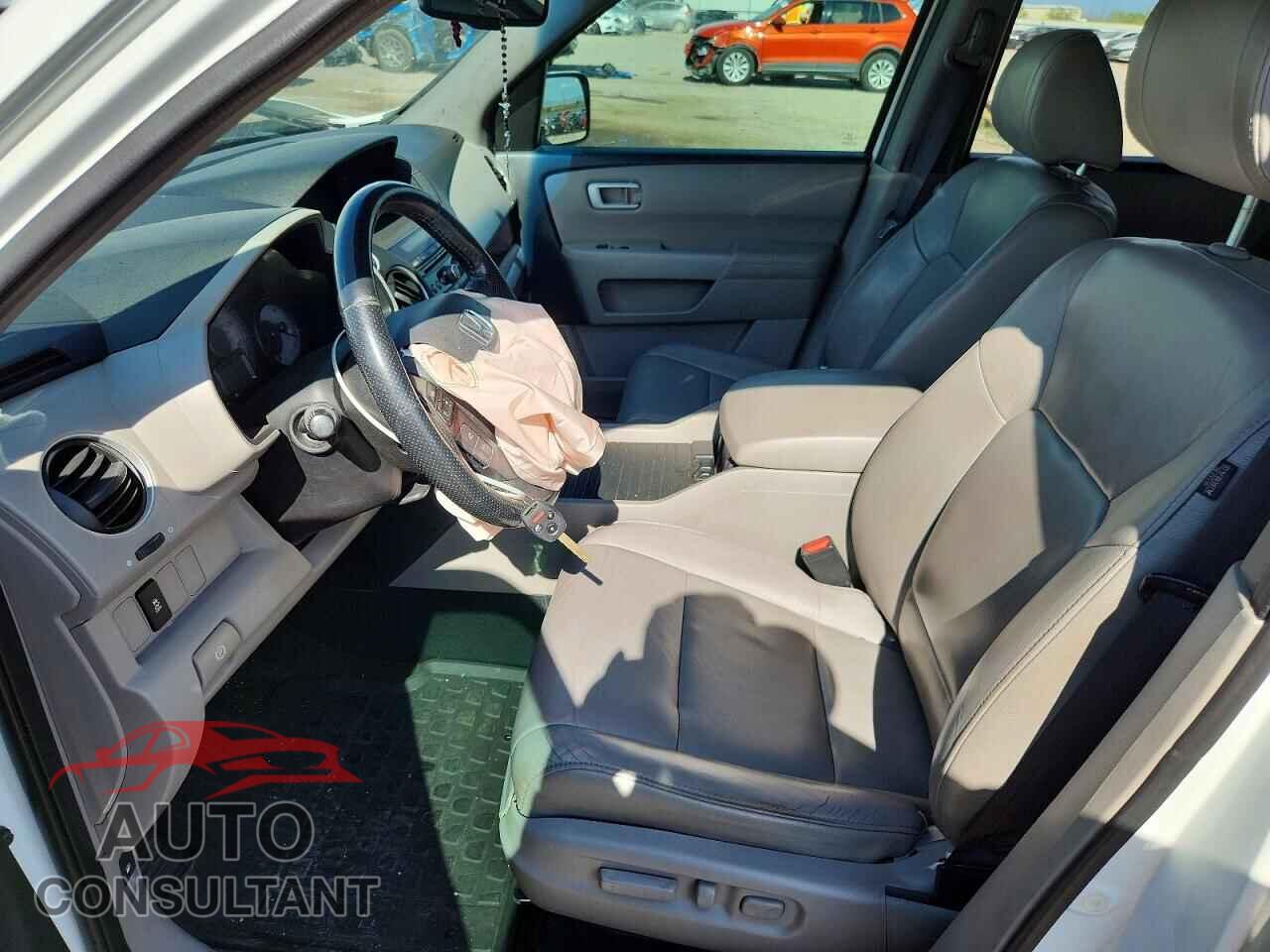 HONDA PILOT 2015 - 5FNYF3H50FB014283