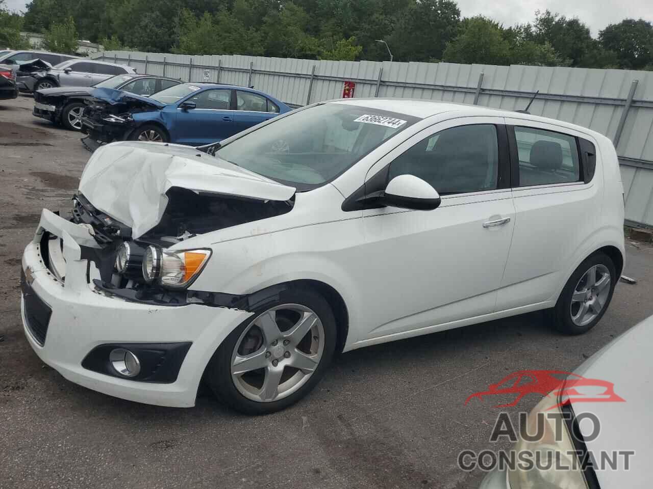 CHEVROLET SONIC 2016 - 1G1JE6SB7G4134250