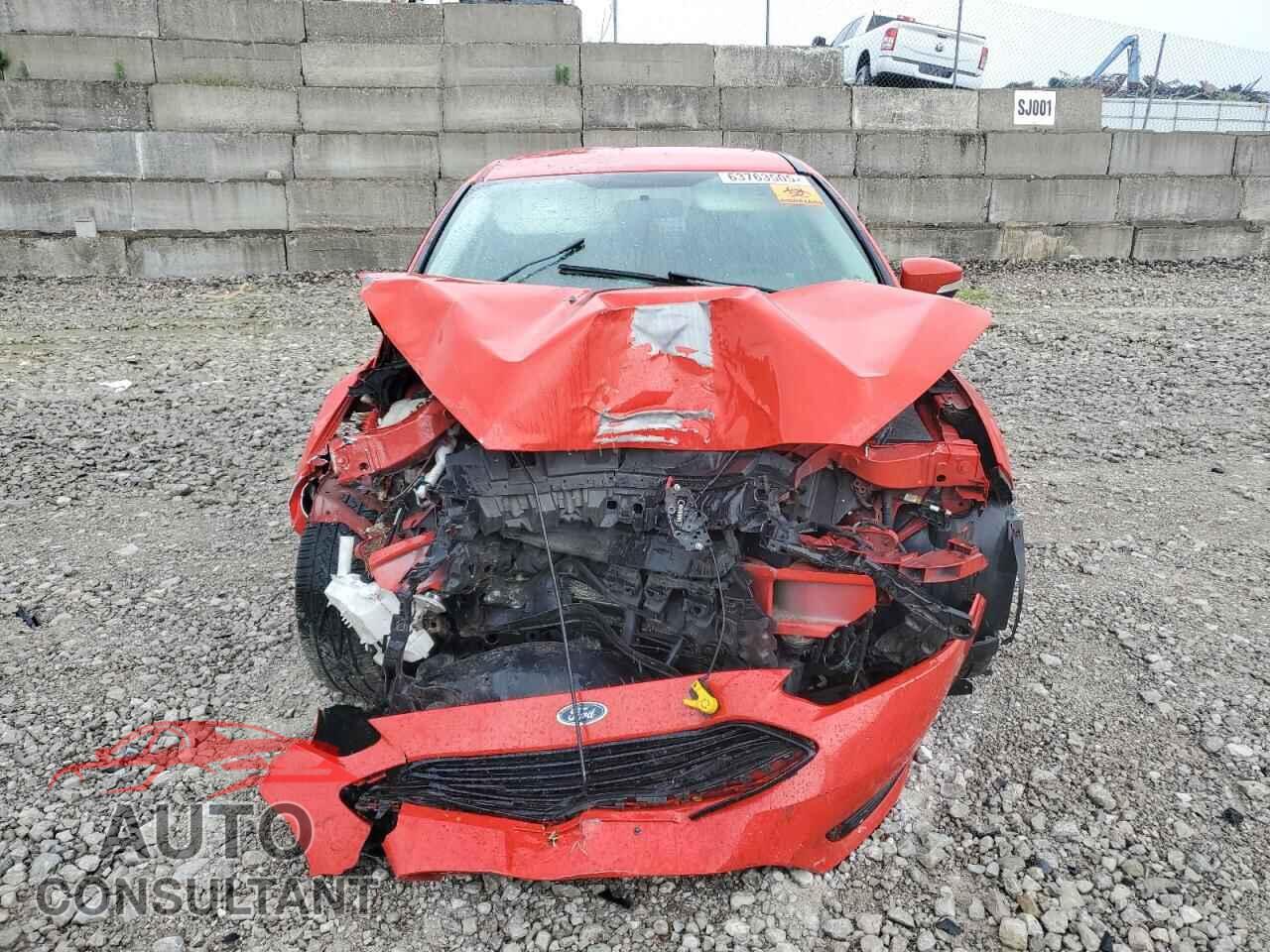 FORD FOCUS 2017 - 1FADP3FE8HL307112