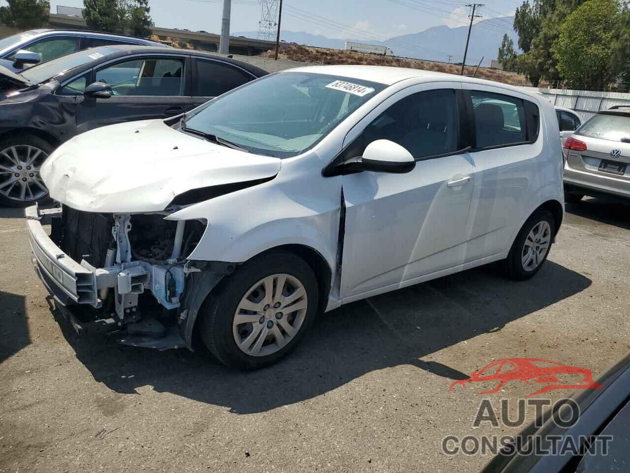 CHEVROLET SONIC 2017 - 1G1JG6SG9H4164535