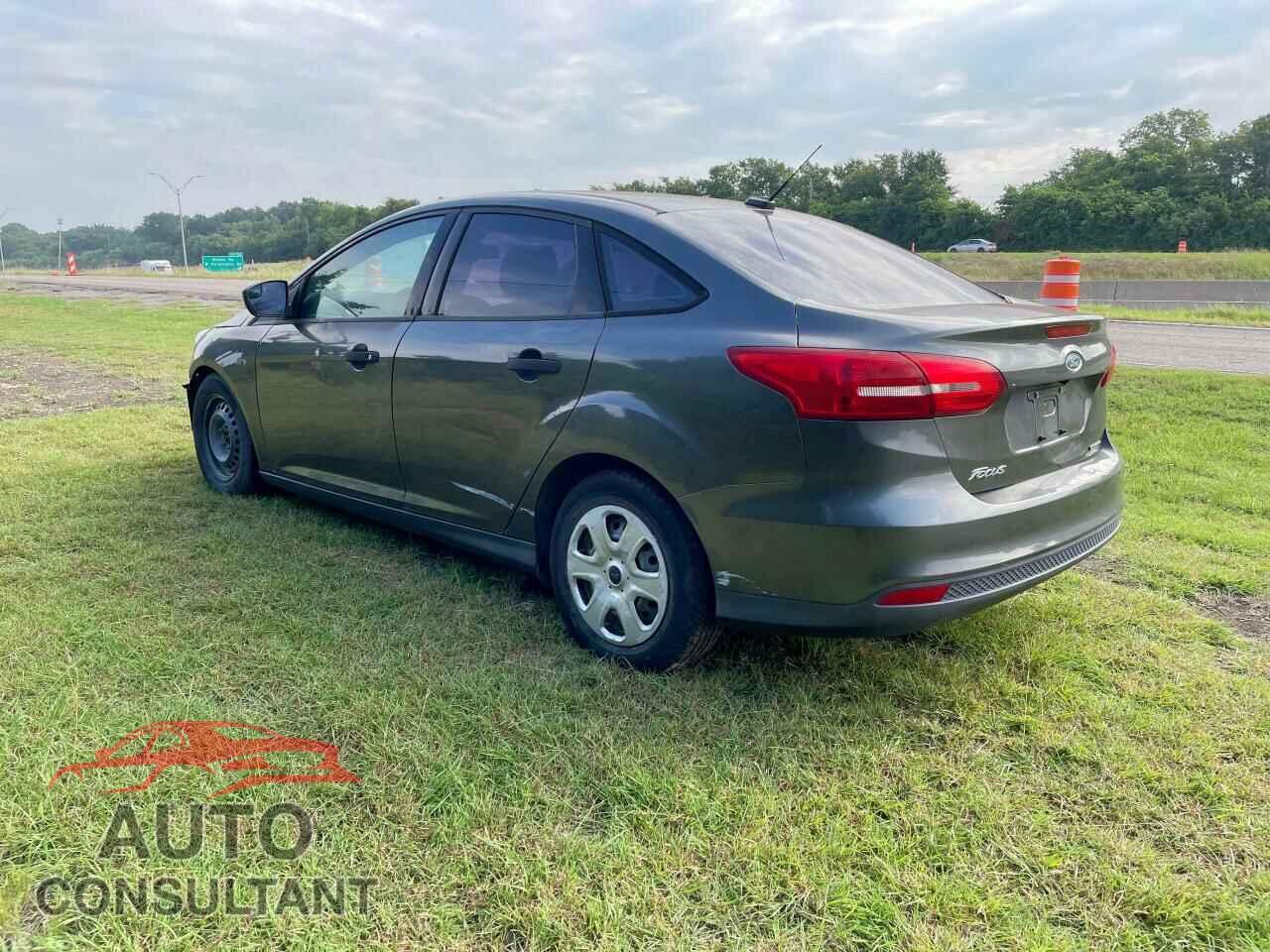 FORD FOCUS 2015 - 1FADP3E28FL261091