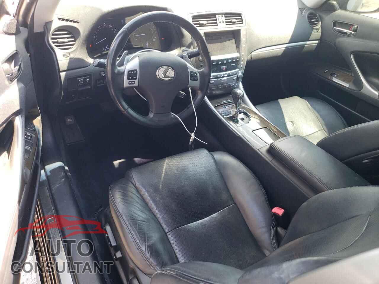 LEXUS IS 2011 - JTHFF2C24B2520516