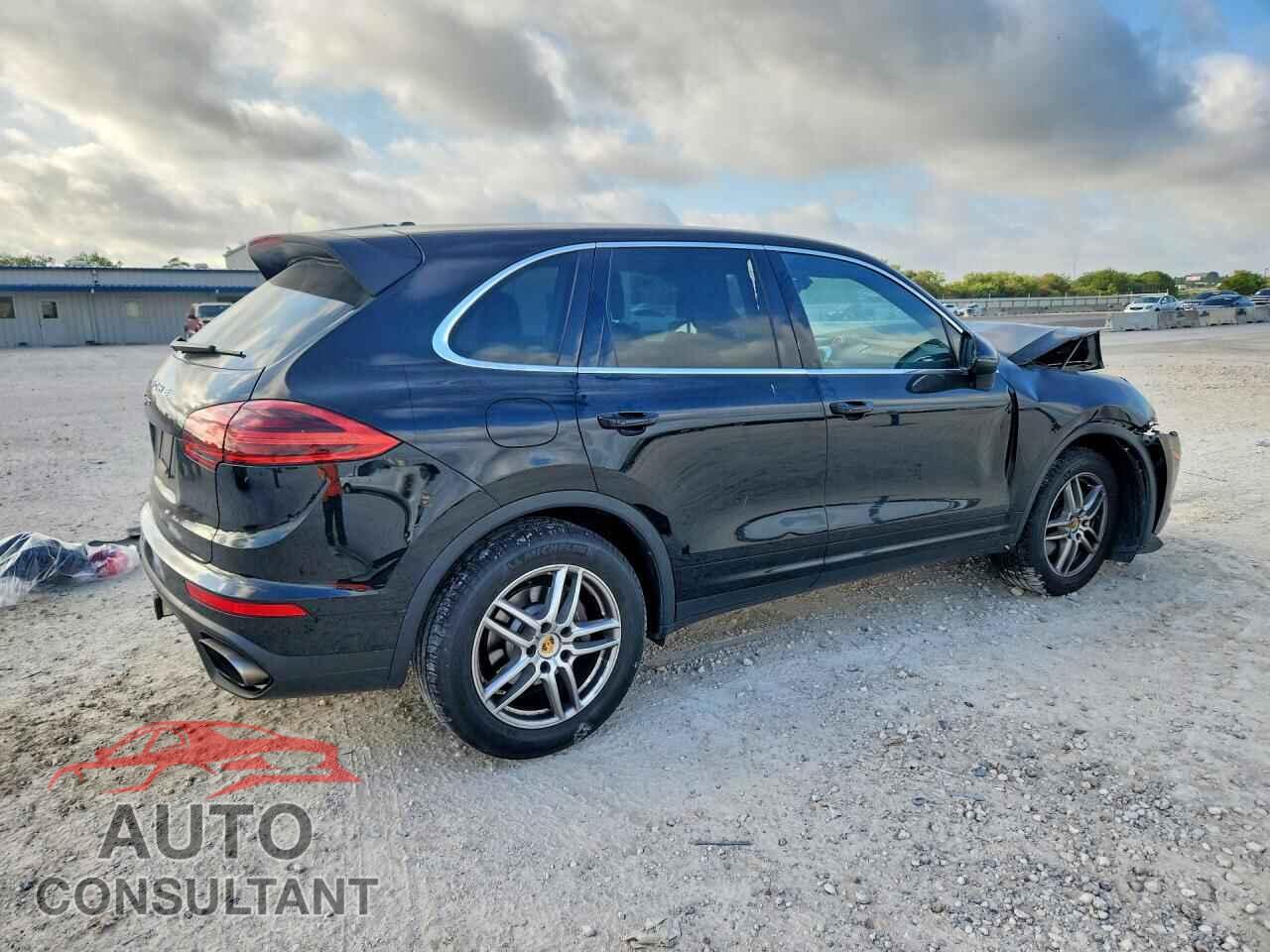 PORSCHE CAYENNE 2016 - WP1AA2A21GKA38282