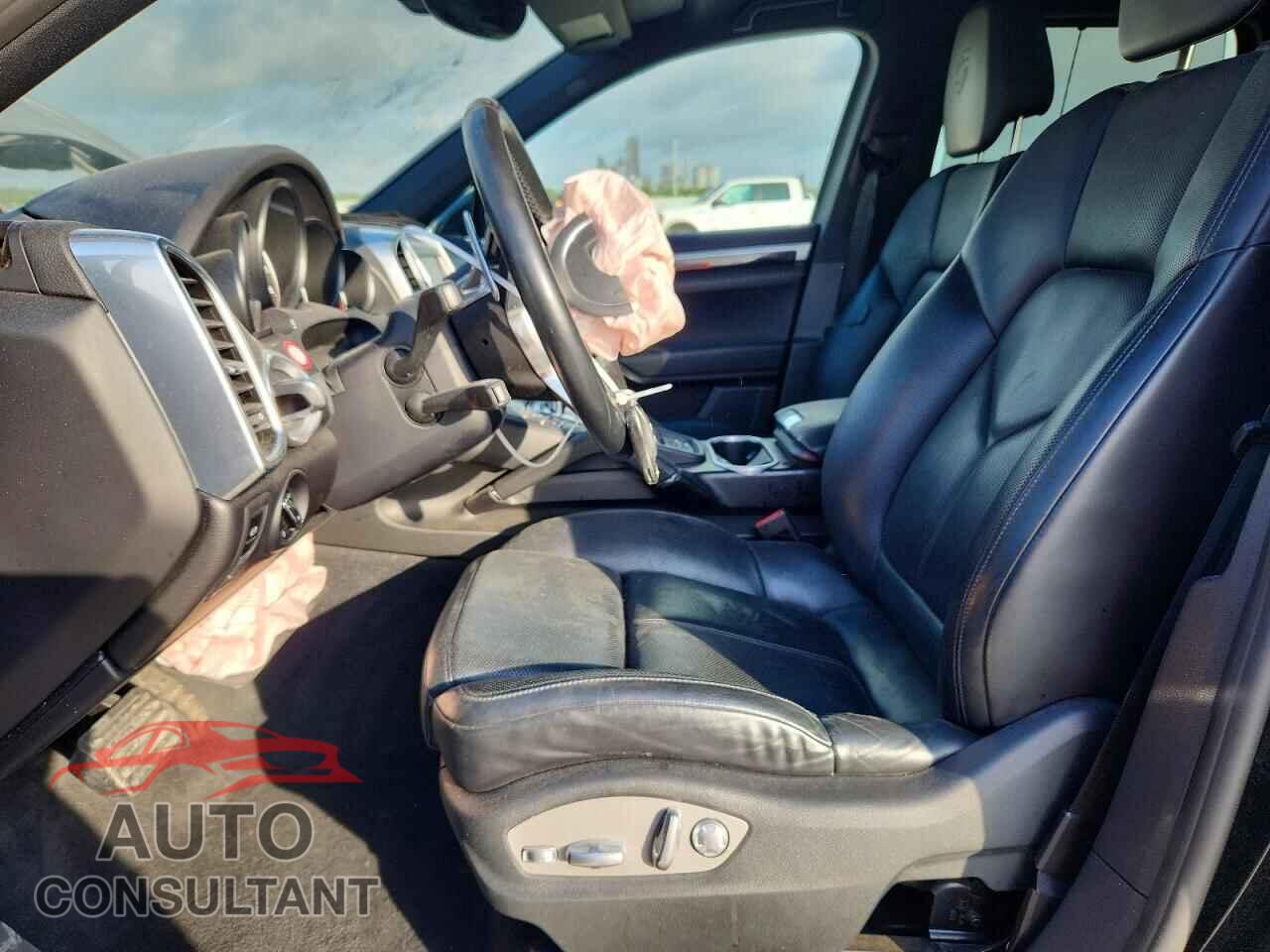 PORSCHE CAYENNE 2016 - WP1AA2A21GKA38282