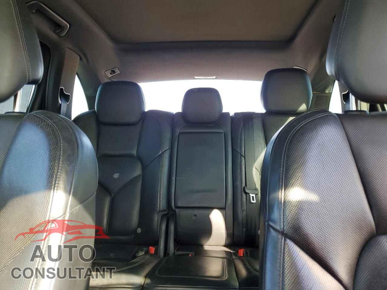 PORSCHE CAYENNE 2016 - WP1AA2A26GLA01920