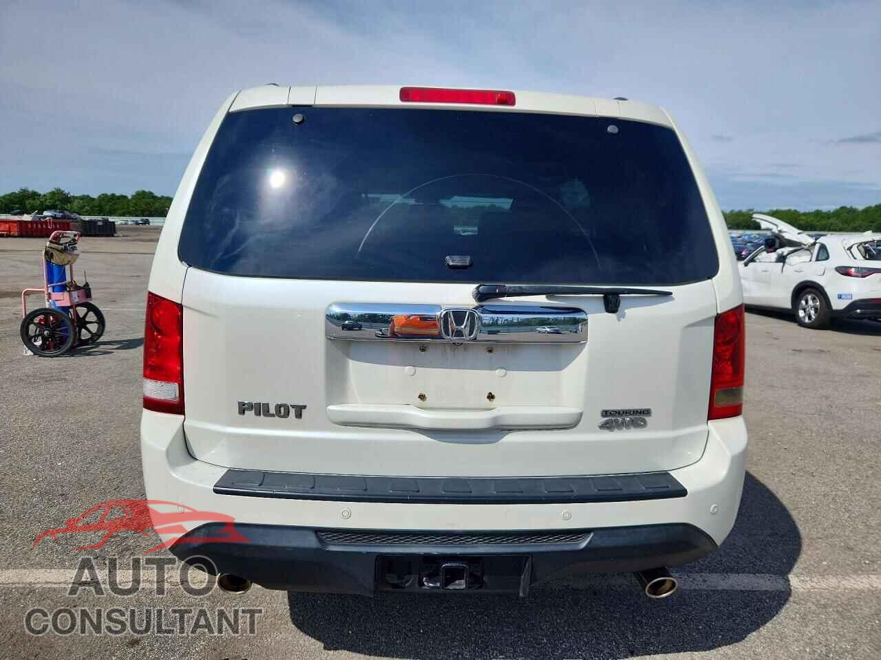 HONDA PILOT 2015 - 5FNYF4H94FB007183
