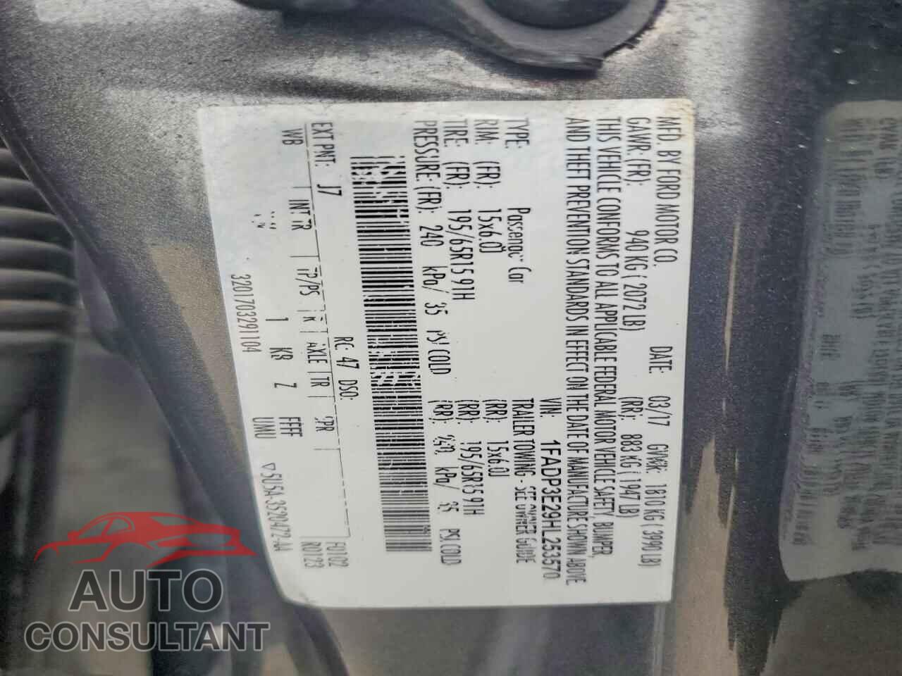 FORD FOCUS 2017 - 1FADP3E29HL253570