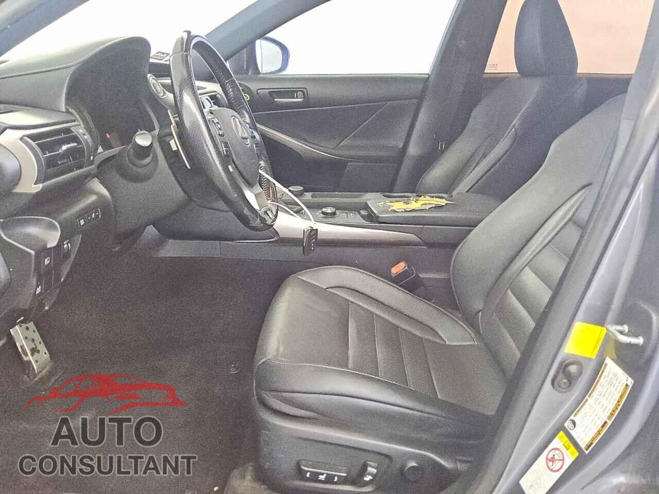 LEXUS IS 2017 - JTHBA1D23H5042053
