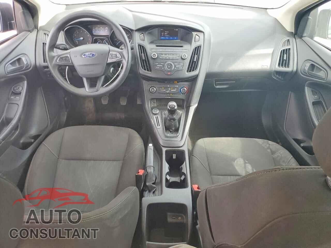 FORD FOCUS 2017 - 1FADP3E29HL253570