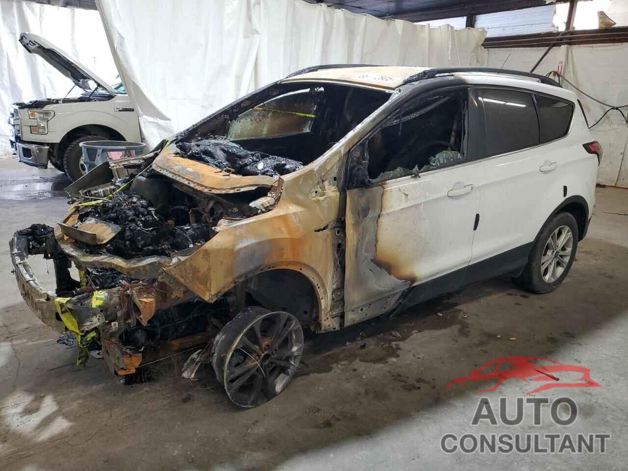 FORD ESCAPE 2018 - 1FMCU9GD8JUB34565