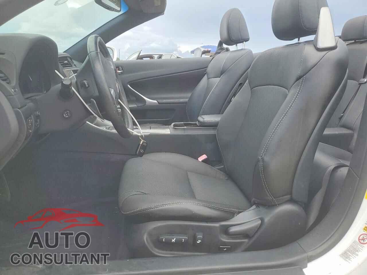 LEXUS IS 2014 - JTHFE2C27E2510859