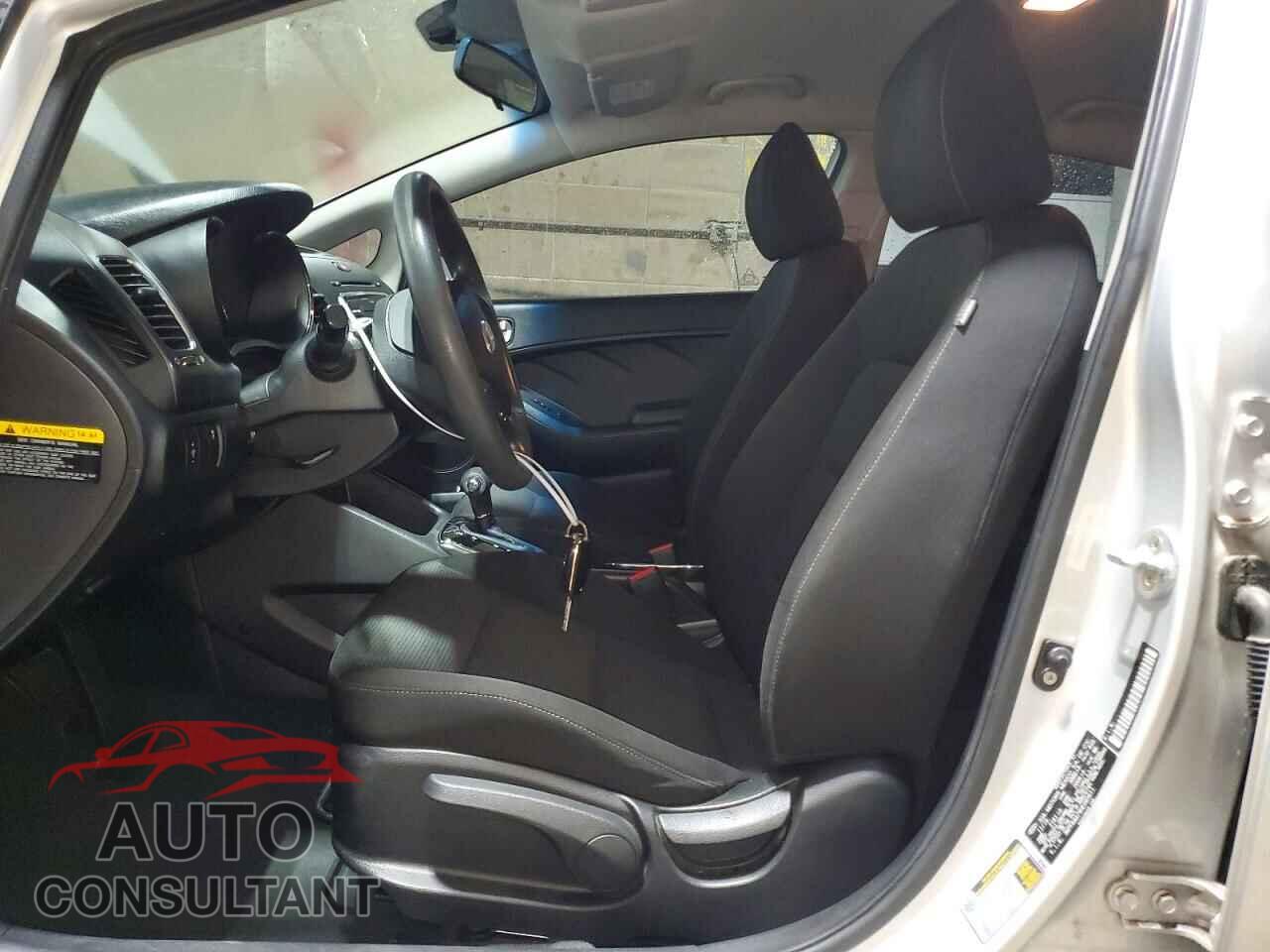 KIA FORTE 2017 - 3KPFK4A79HE085611