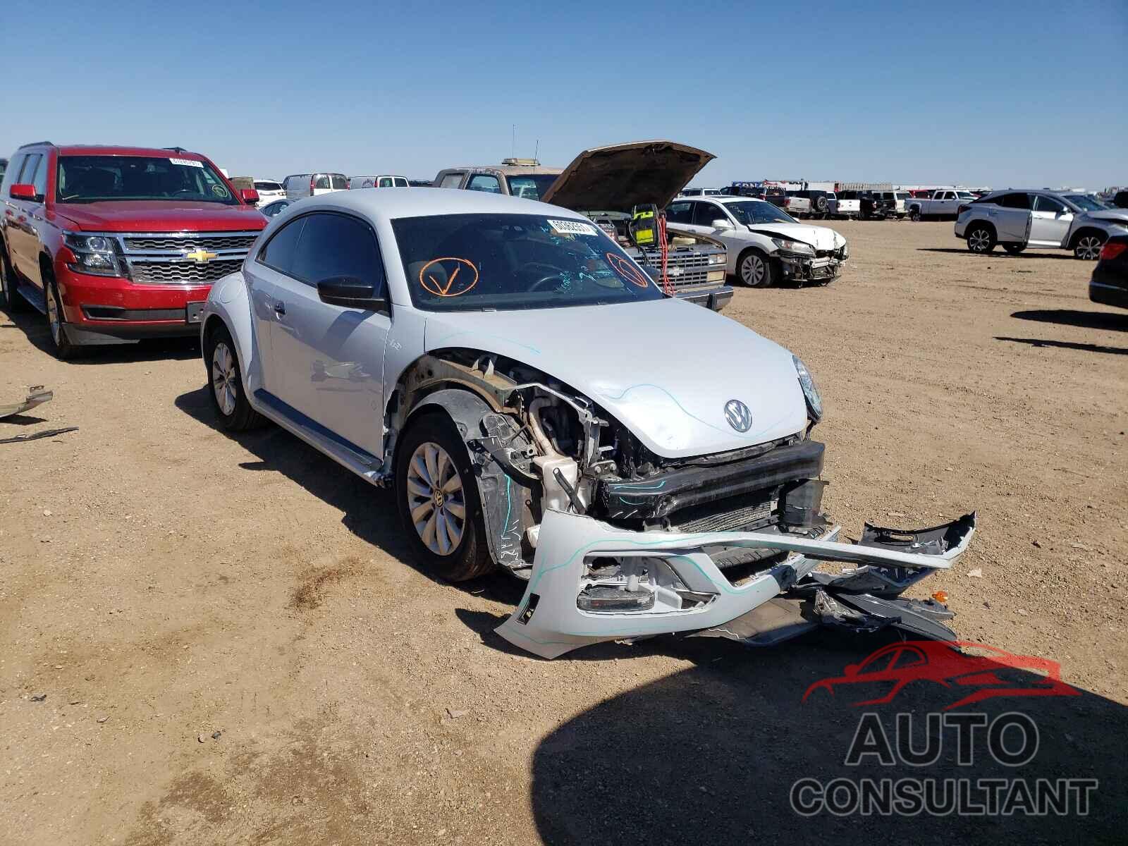 VOLKSWAGEN BEETLE 2017 - 3VWF17AT9HM615094