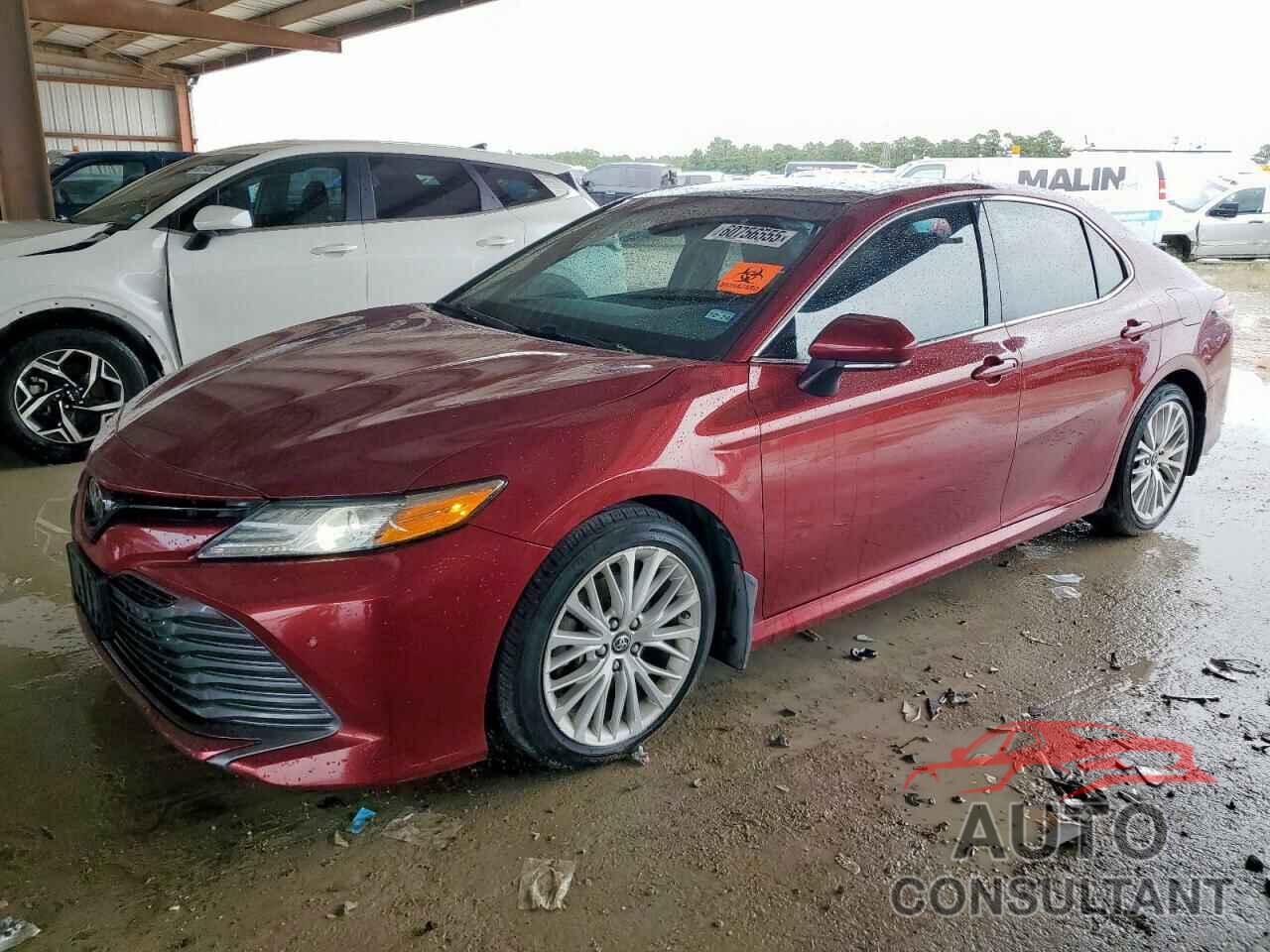 TOYOTA CAMRY 2018 - 4T1B11HK0JU652740