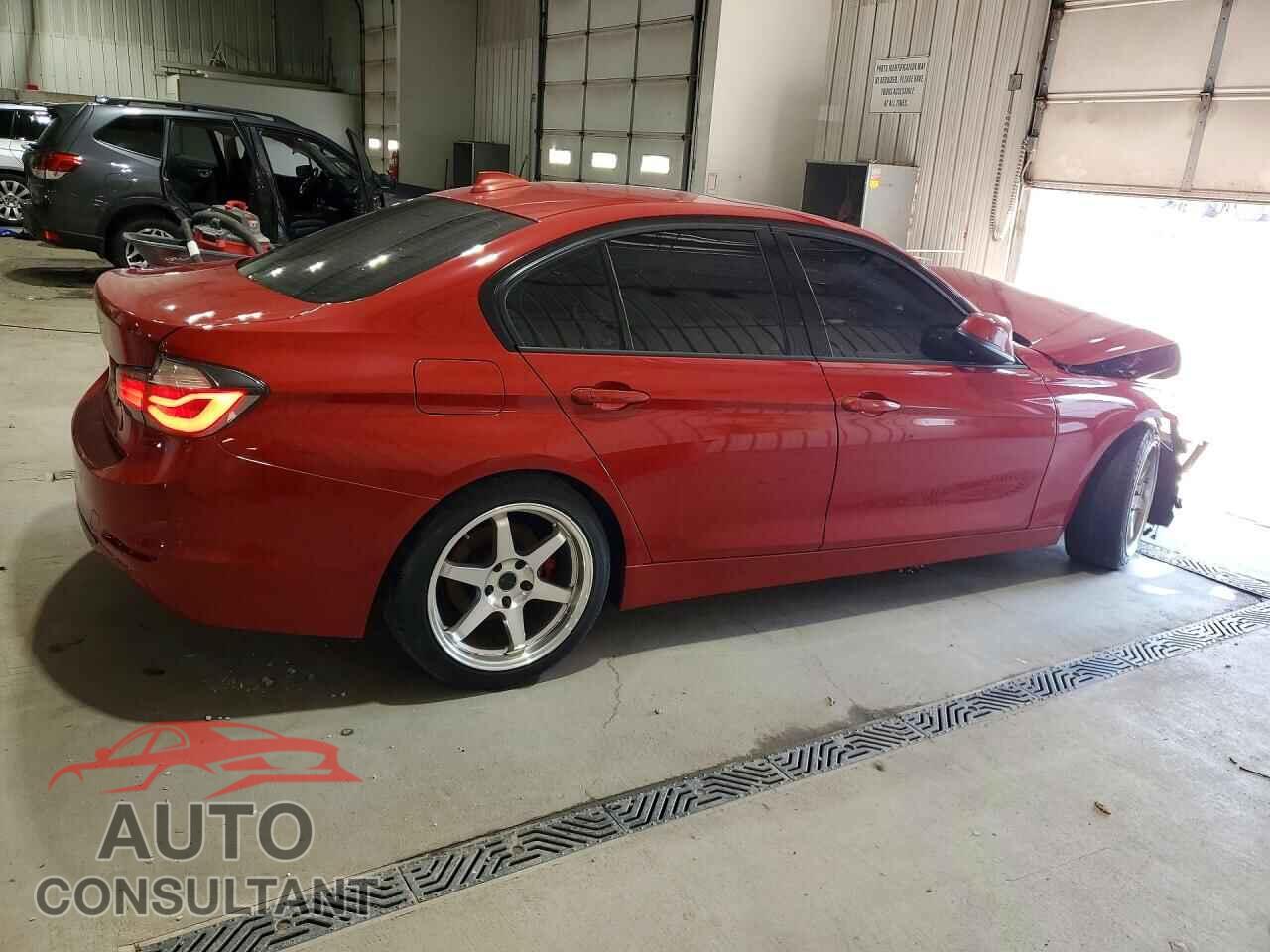 BMW 3 SERIES 2013 - WBA3C1C5XDF436775