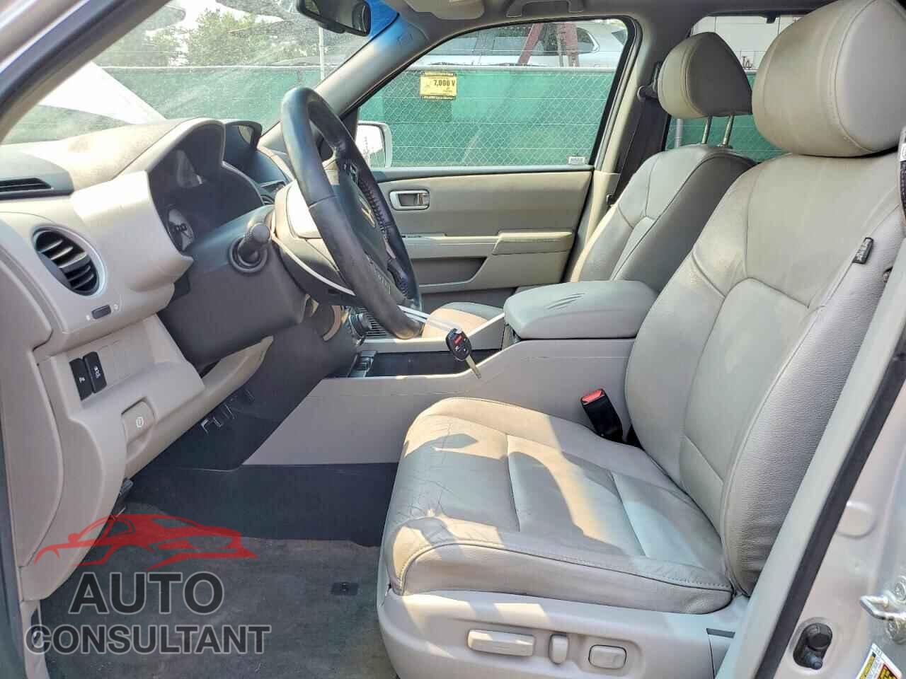 HONDA PILOT 2013 - 5FNYF4H9XDB070592