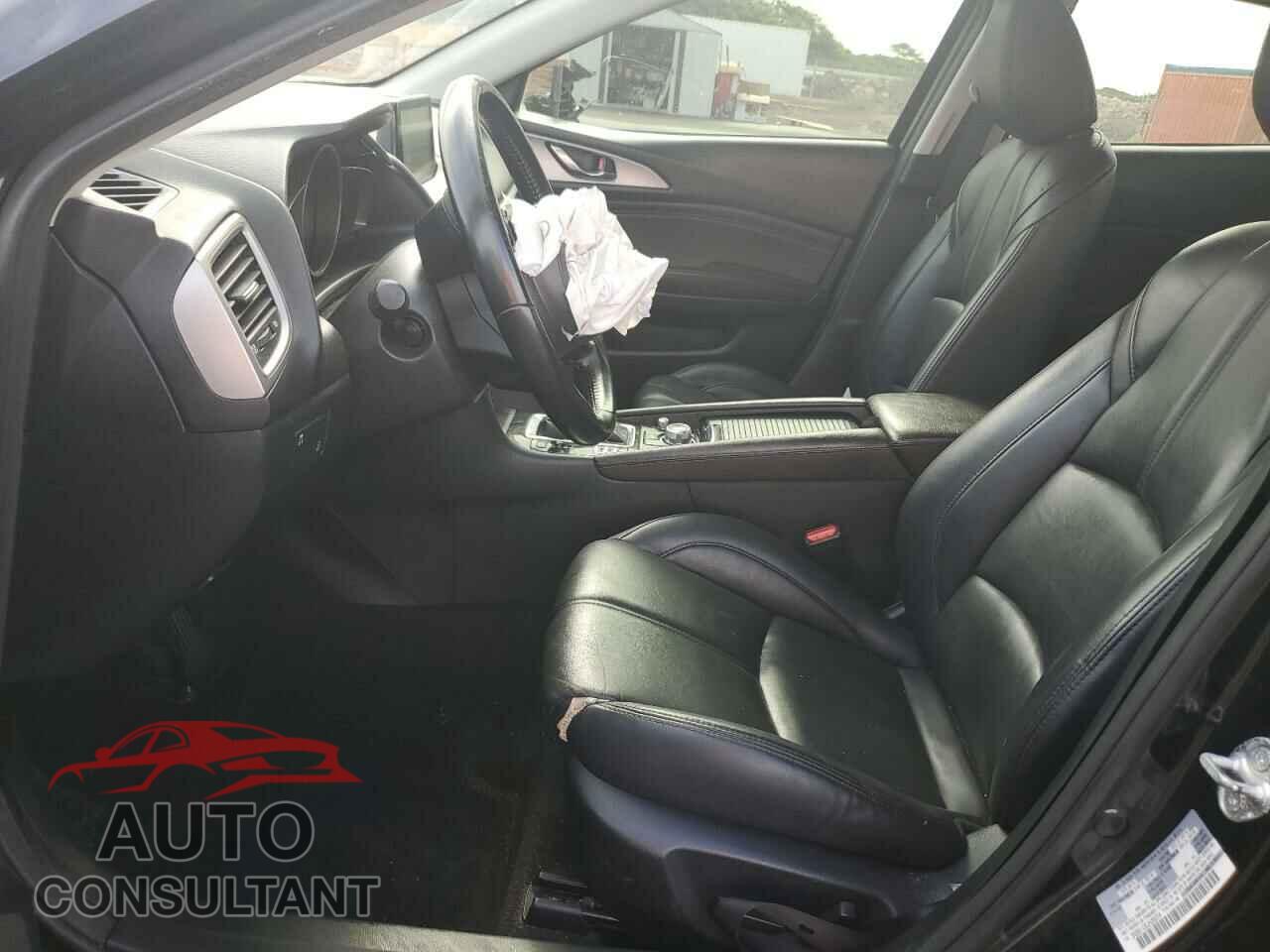 MAZDA 3 2018 - 3MZBN1V39JM259374