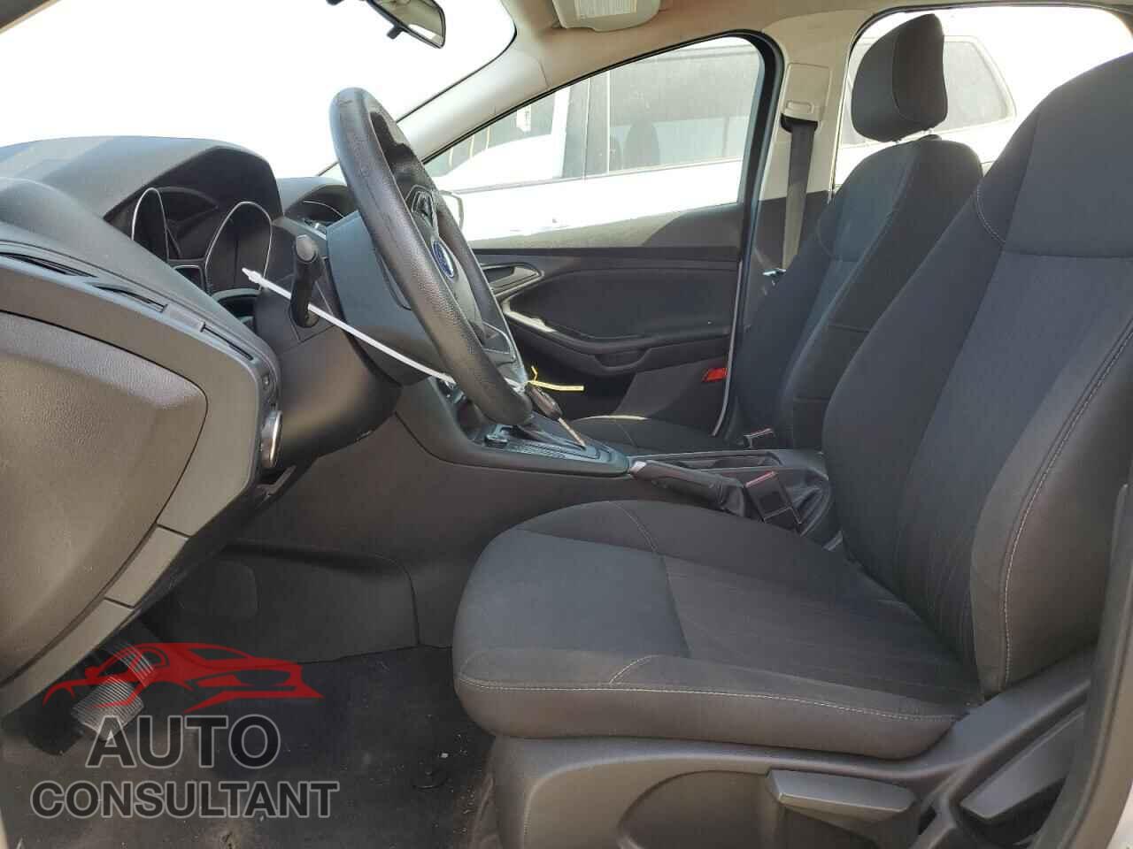 FORD FOCUS 2016 - 1FADP3E28GL339323
