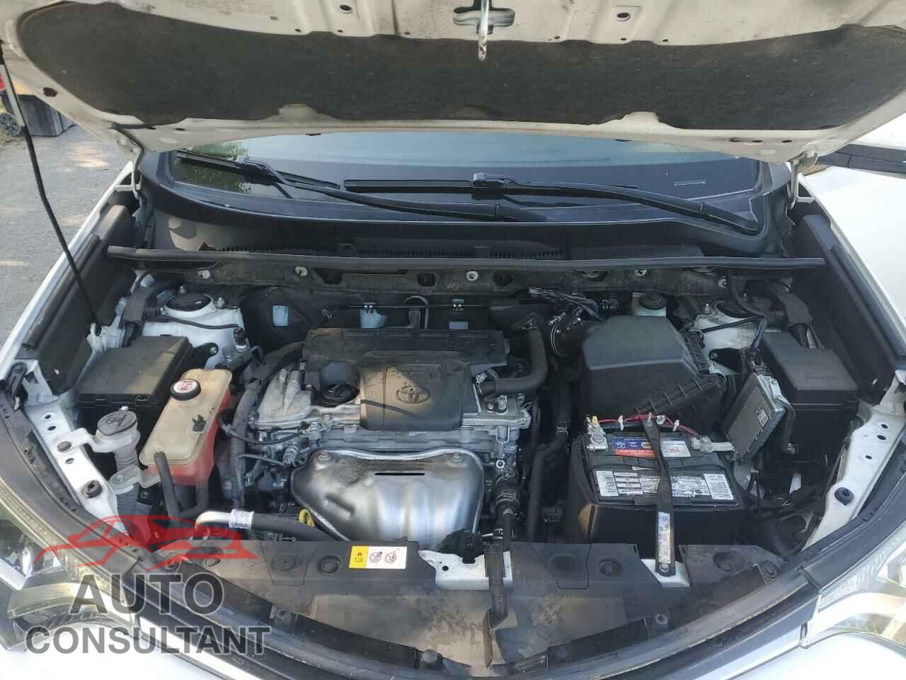 TOYOTA RAV4 2017 - JTMRFREV1HD219908