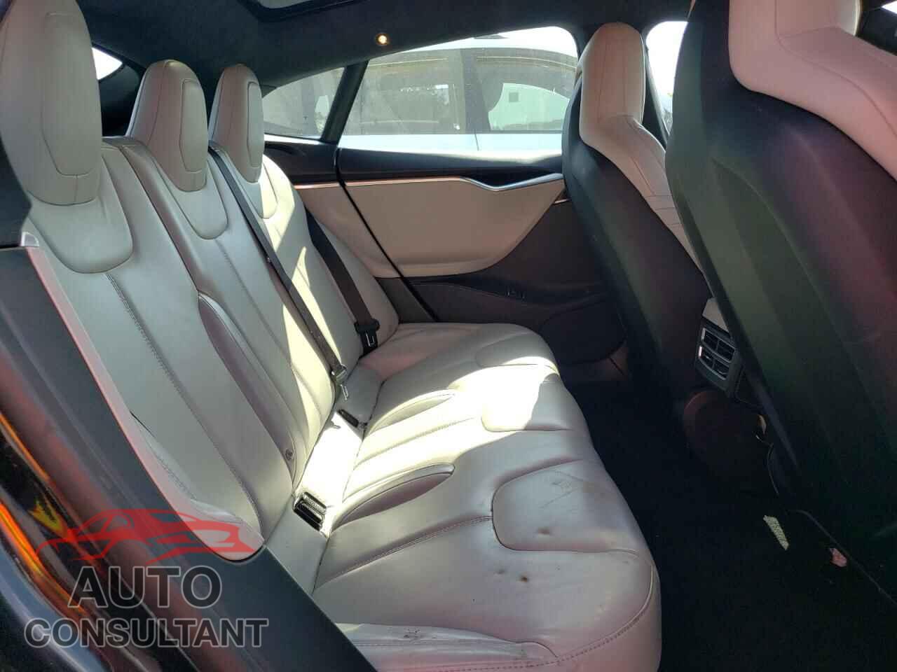 TESLA MODEL S 2015 - 5YJSA1E48FF118461