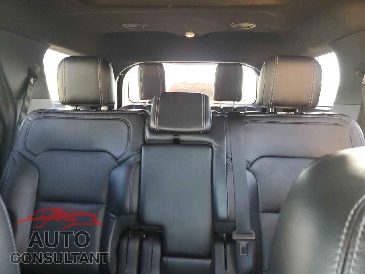 FORD EXPLORER 2017 - 1FM5K8F84HGE26512