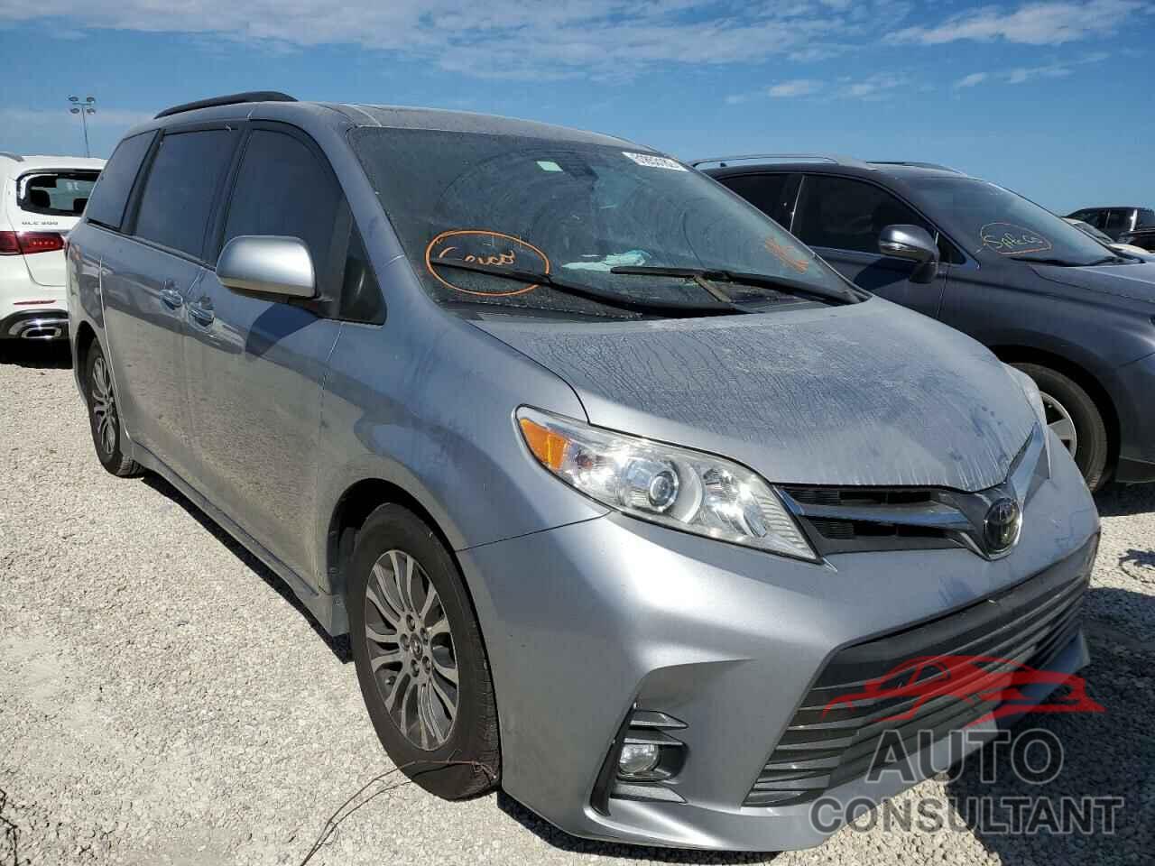 TOYOTA SIENNA 2018 - 5TDYZ3DC9JS935692