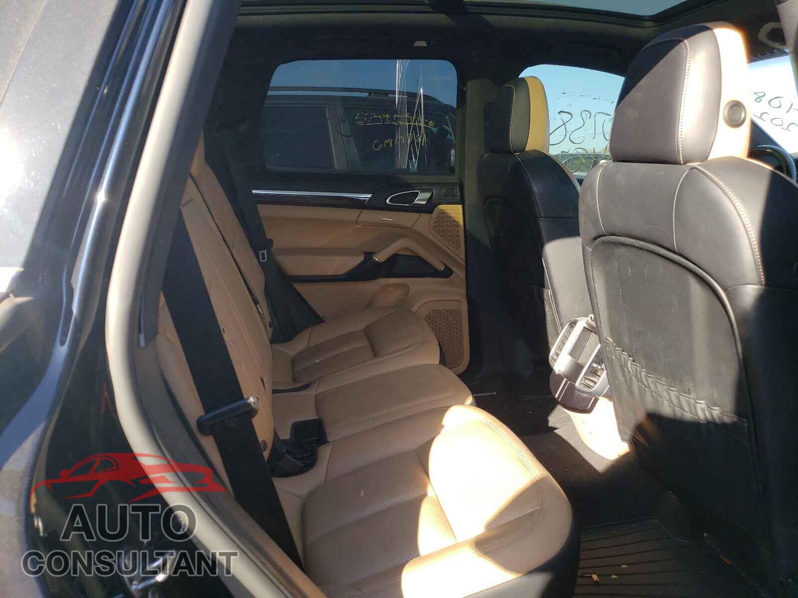 PORSCHE CAYENNE 2016 - WP1AB2A27GLA94086