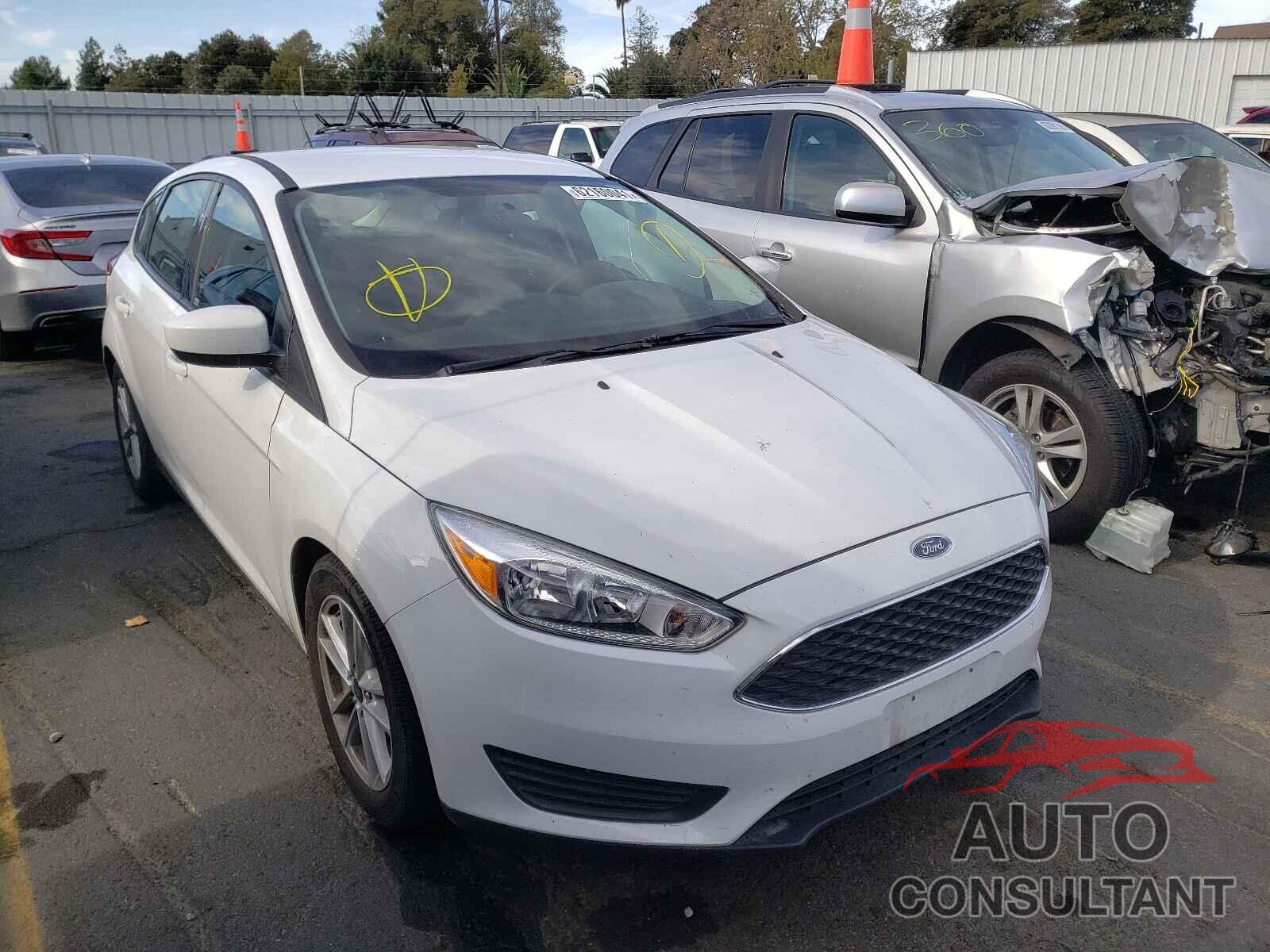 FORD FOCUS 2018 - 1FADP3K20JL313648