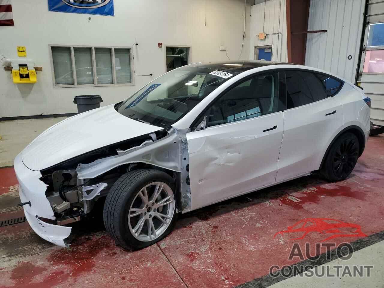 TESLA MODEL Y 2023 - 7SAYGDEE8PF758841