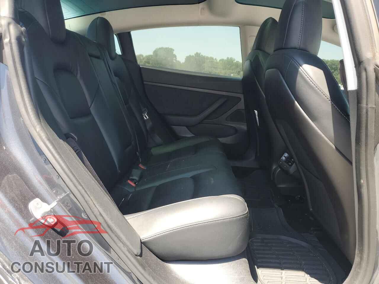 TESLA MODEL 3 2020 - 5YJ3E1EA2LF708584