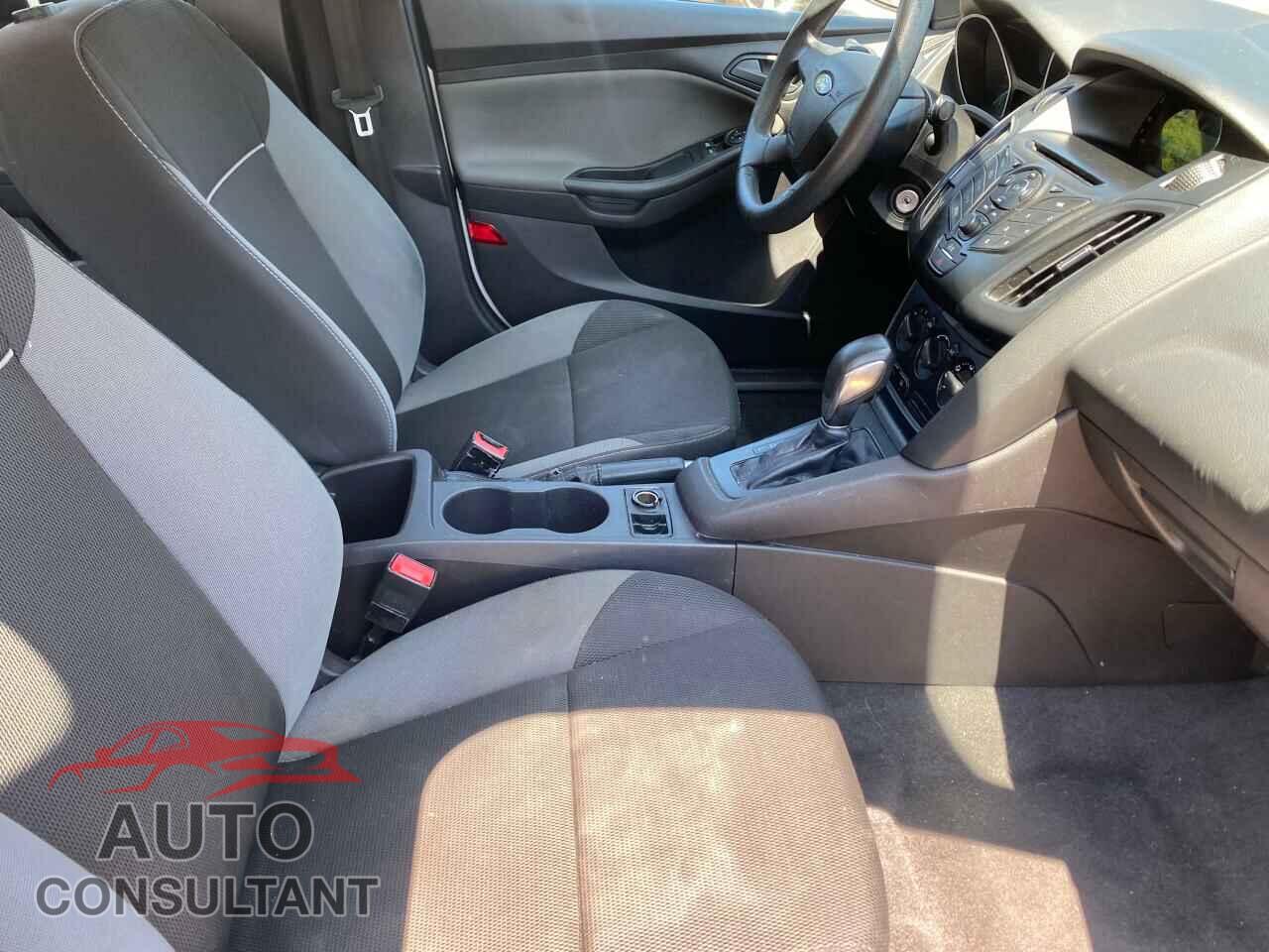 FORD FOCUS 2014 - 1FADP3E23EL323253