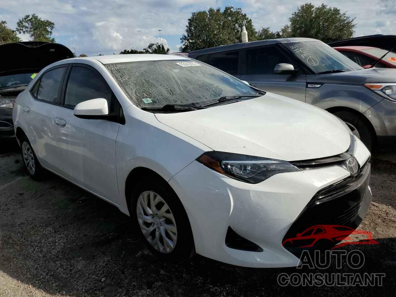 TOYOTA COROLLA 2018 - 5YFBURHE9JP834681