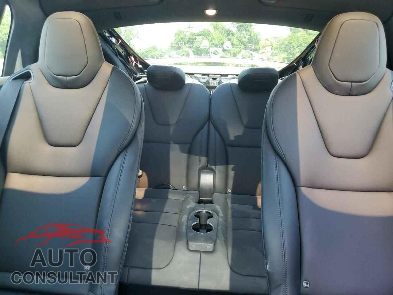TESLA MODEL X 2024 - 7SAXCBE56RF447200
