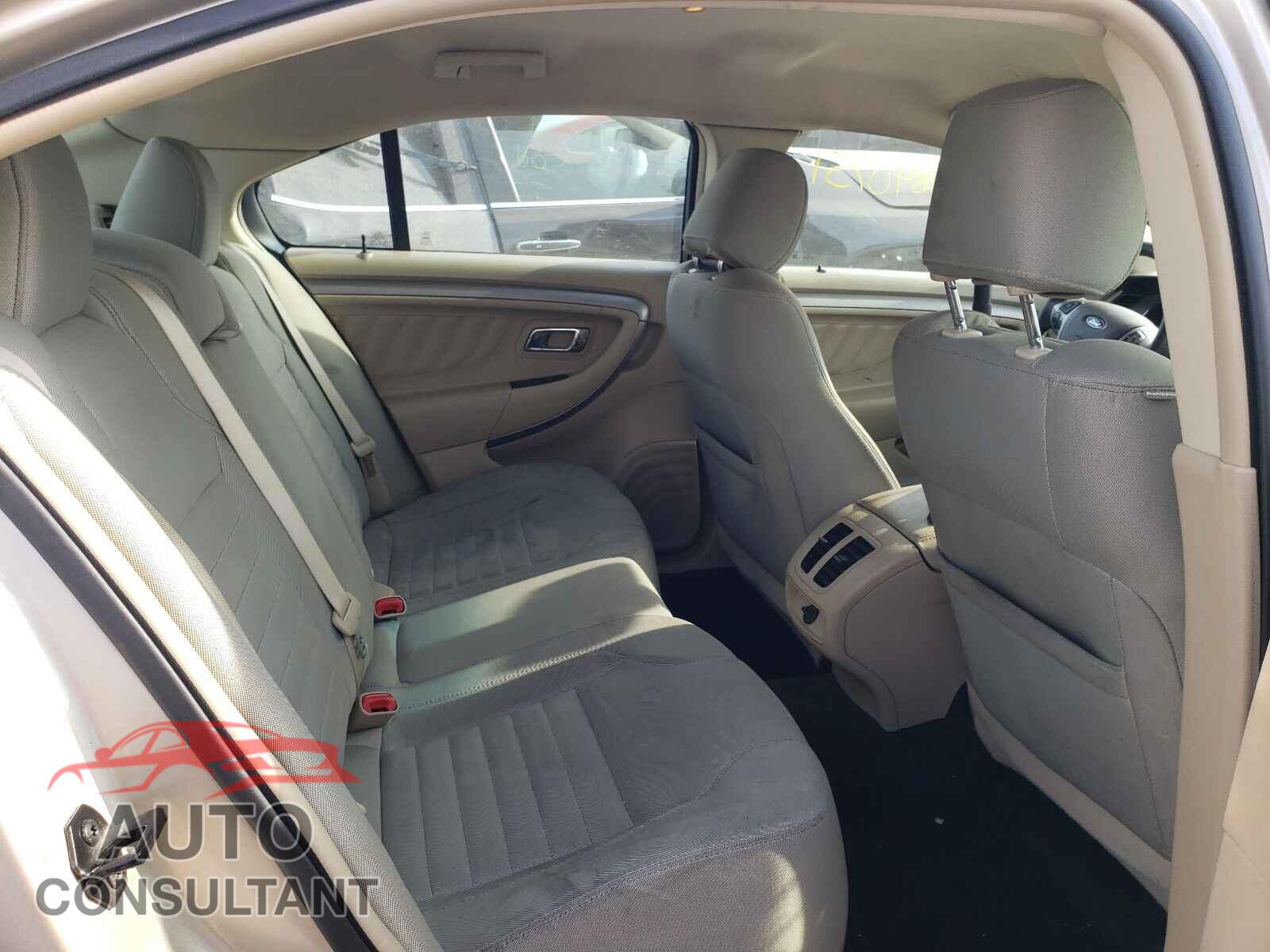FORD TAURUS 2017 - 1FAHP2D96HG115651