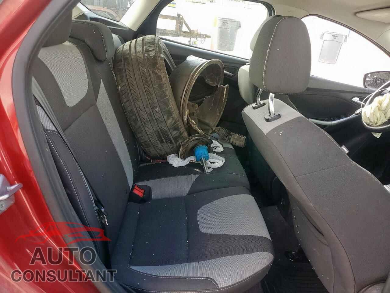 FORD FOCUS 2012 - 1FAHP3K21CL124818