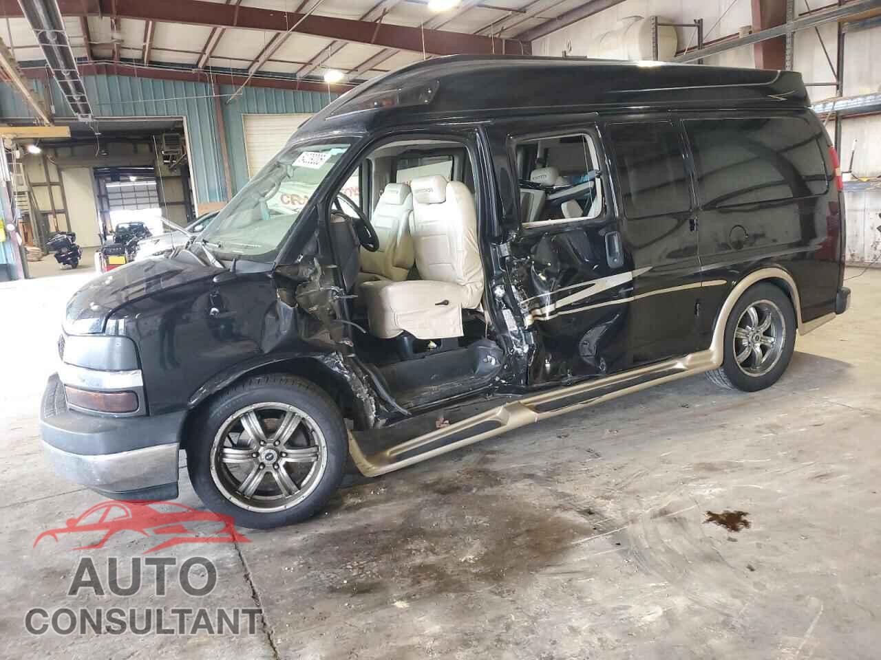 CHEVROLET EXPRESS 2011 - 1GBSGDC41B1121003