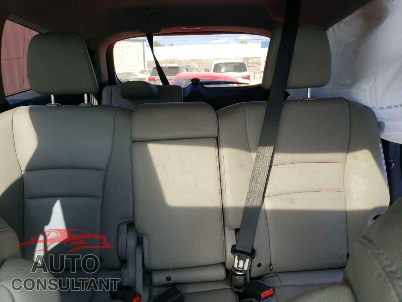 HONDA PILOT 2017 - 5FNYF5H58HB044758