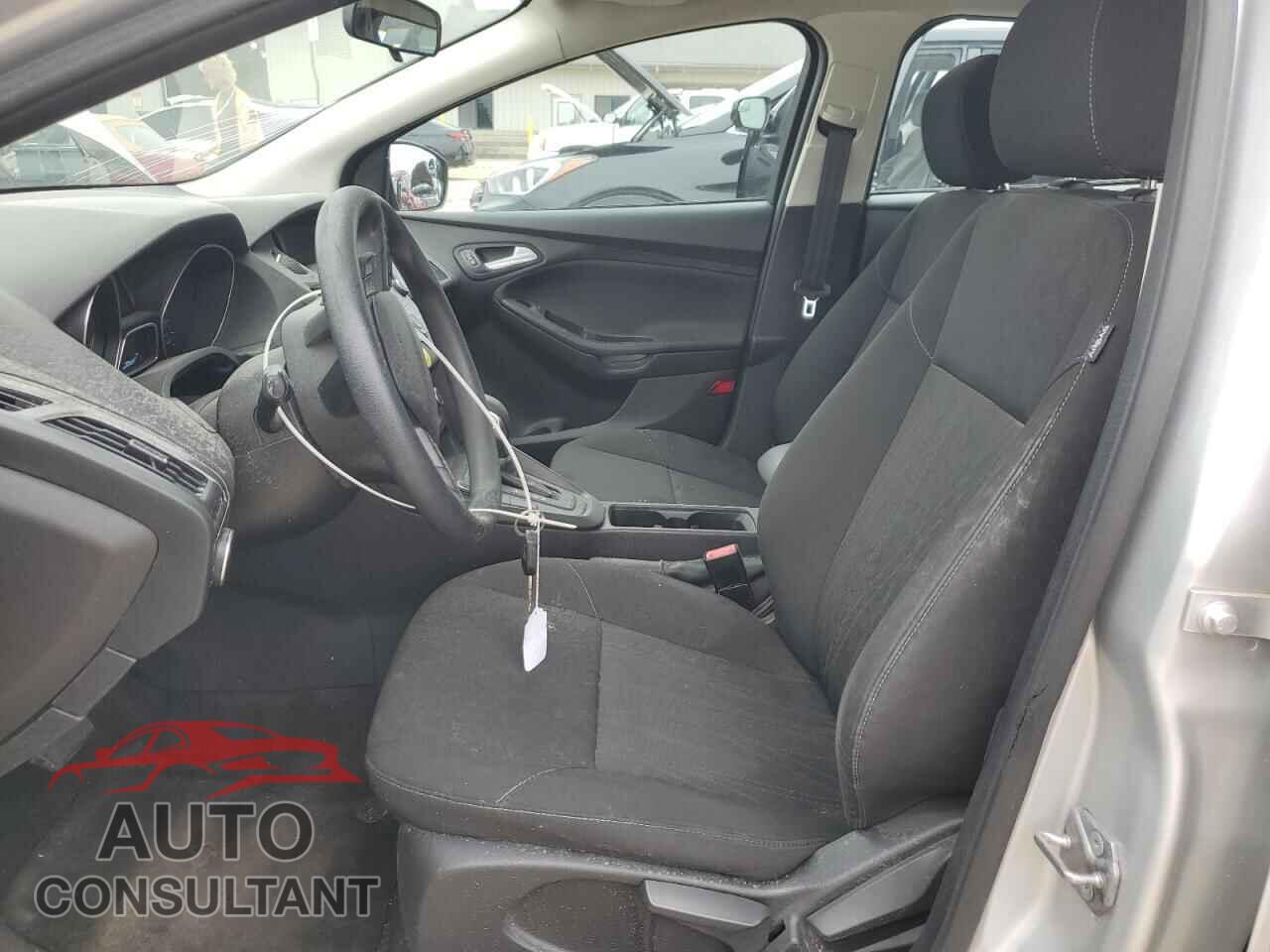 FORD FOCUS 2017 - 1FADP3FE2HL333012